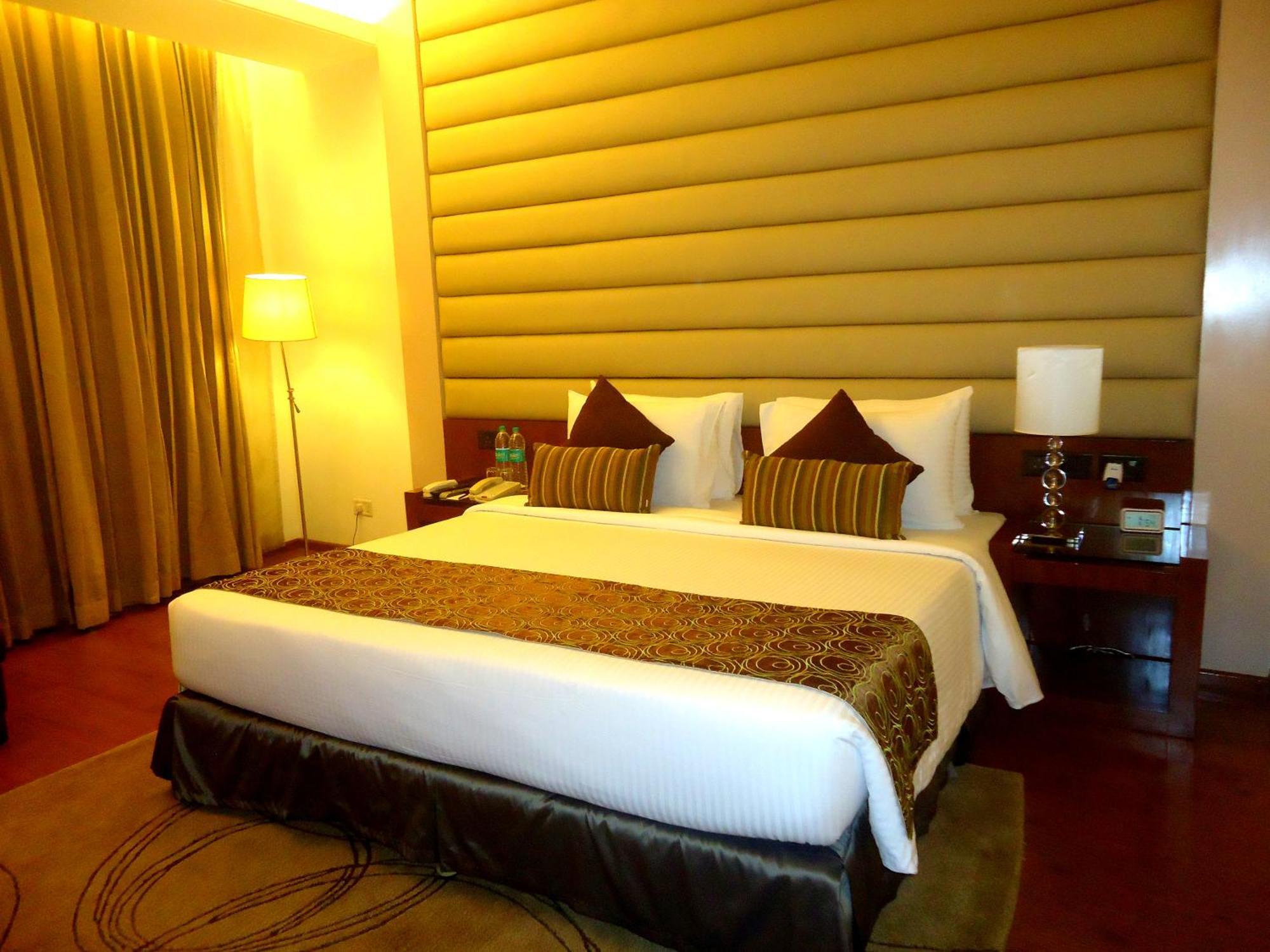 Radisson Blu Hotel Rudrapur Esterno foto