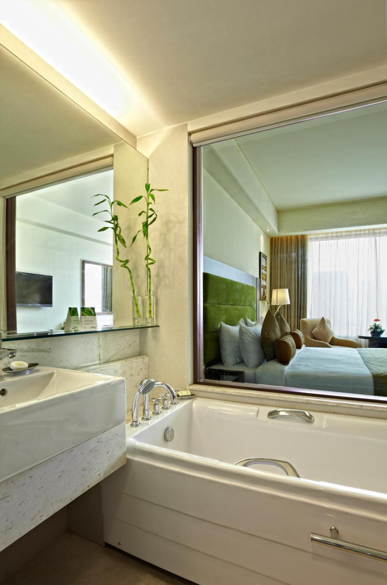 Radisson Blu Hotel Rudrapur Esterno foto