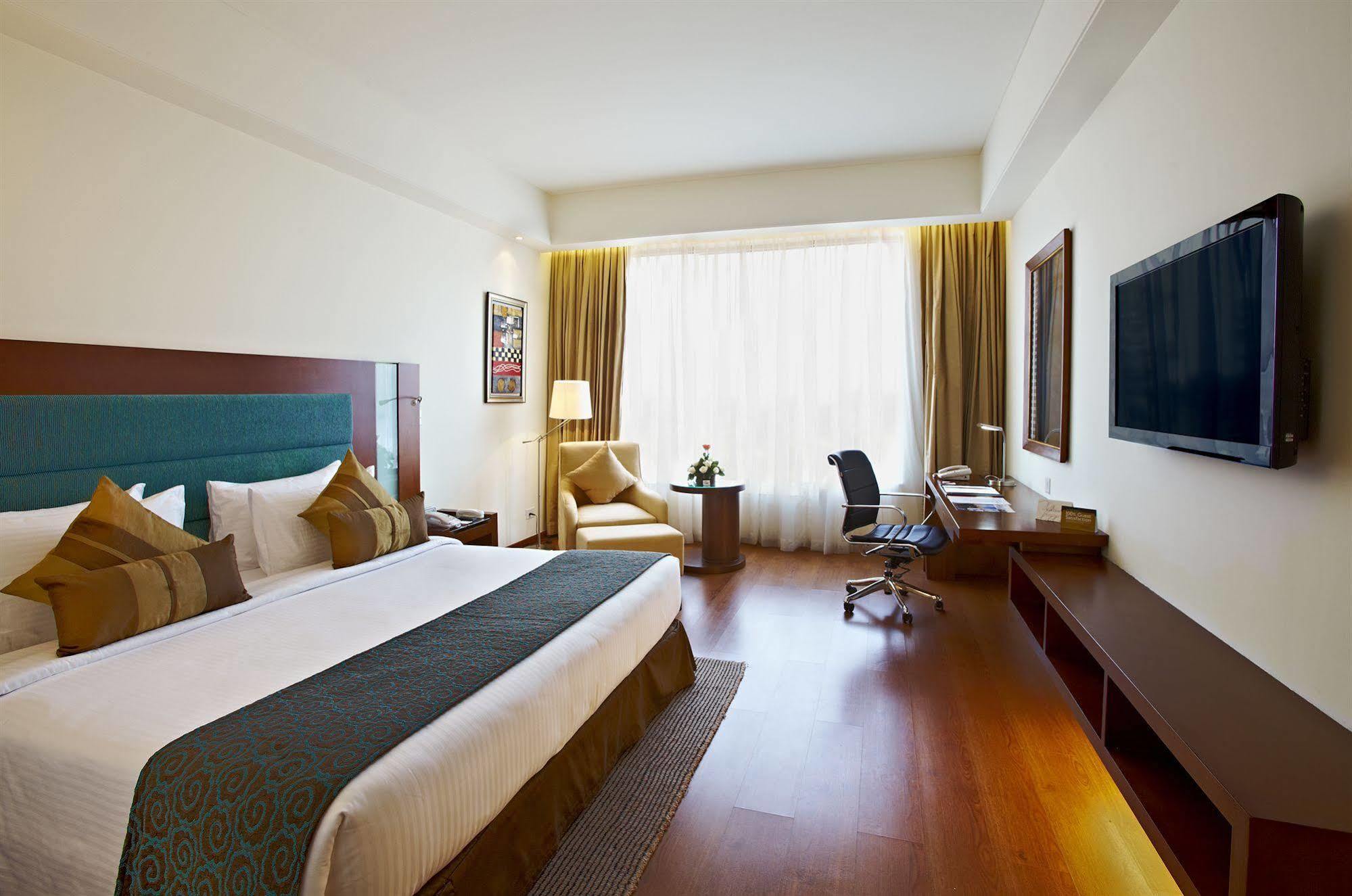 Radisson Blu Hotel Rudrapur Esterno foto