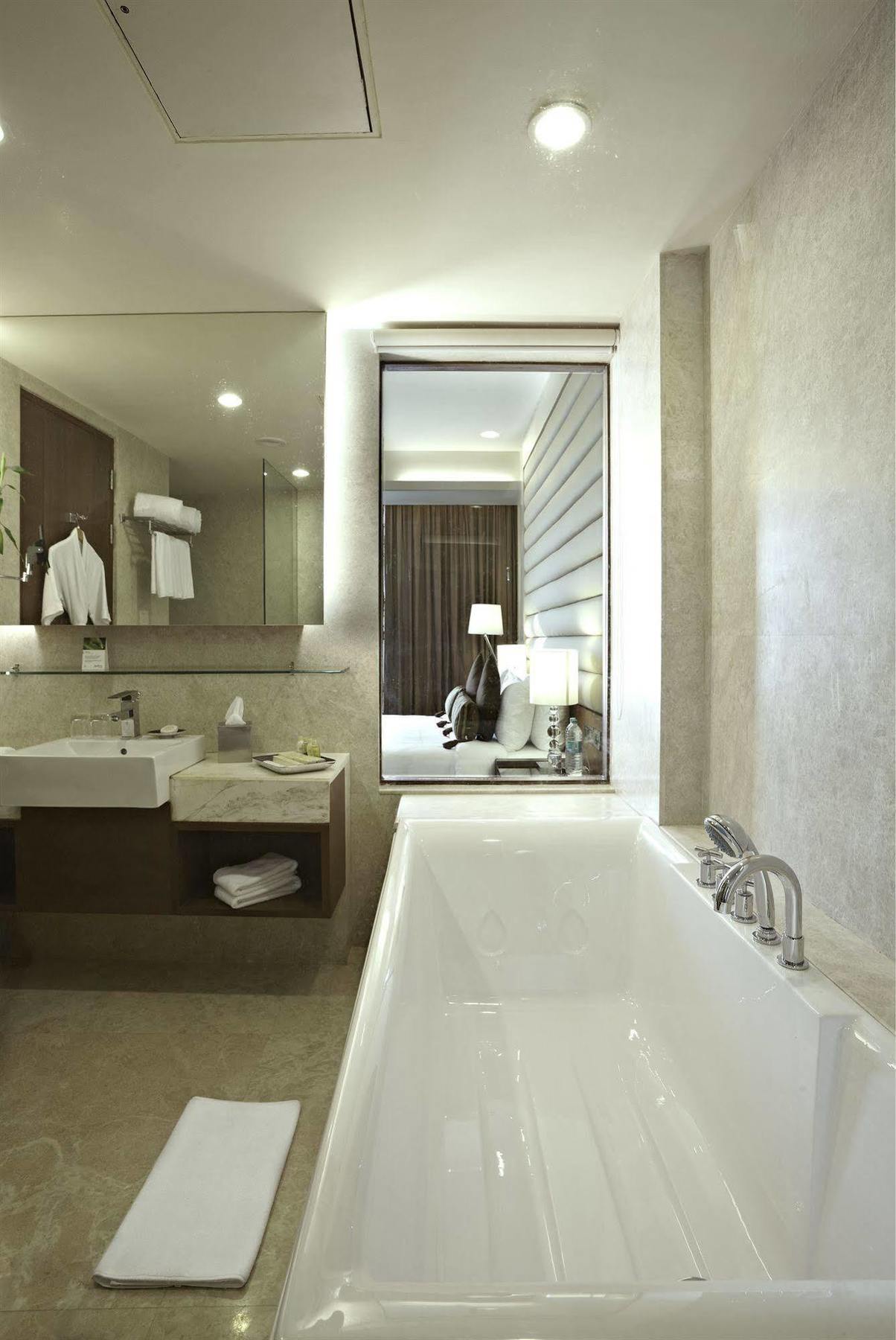 Radisson Blu Hotel Rudrapur Esterno foto