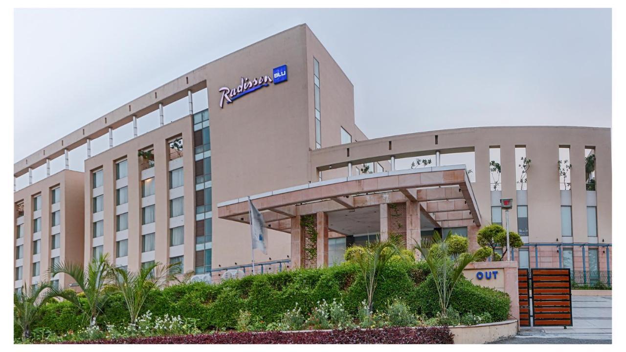 Radisson Blu Hotel Rudrapur Esterno foto